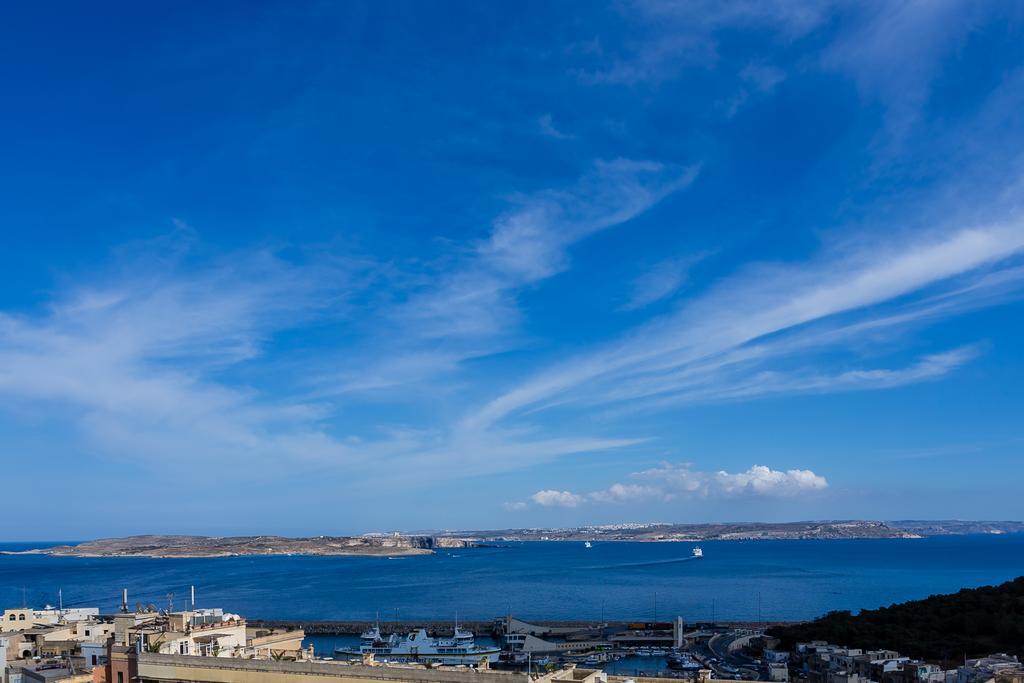Seaview Luxury Penthouse With Shared Swimming Pool Διαμέρισμα Għajnsielem Εξωτερικό φωτογραφία